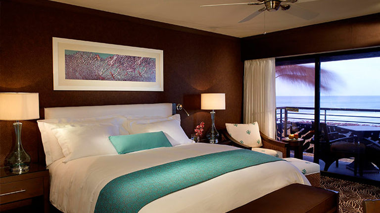 Koa Kea Hotel & Resort’s rooms are both cozy and elegant. // © 2016 Koa Kea Hotel & Resort
