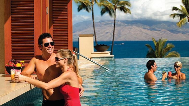 Four Seasons Maui Swim Up Bar_PT