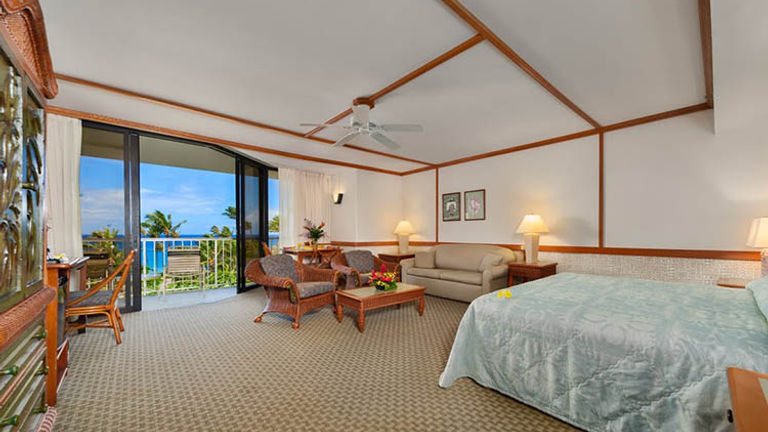 The 432-guestroom Kaanapali Beach Hotel (KBH) has long been recognized as the “Most Hawaiian Hotel;” pictured is a junior suite. // © 2018 Kaanapali Beach Hotel