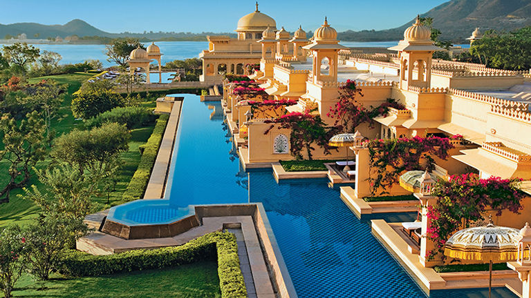 Jaw-Dropping Hotel Pools 4
