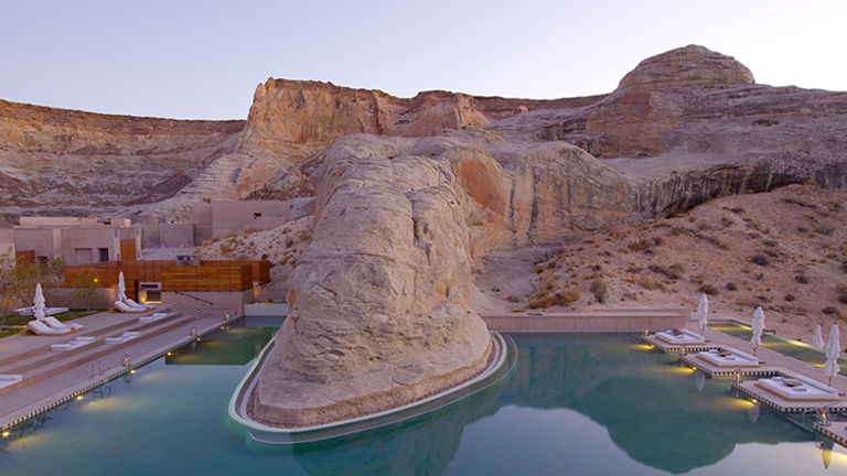 Jaw-Dropping Hotel Pools 8