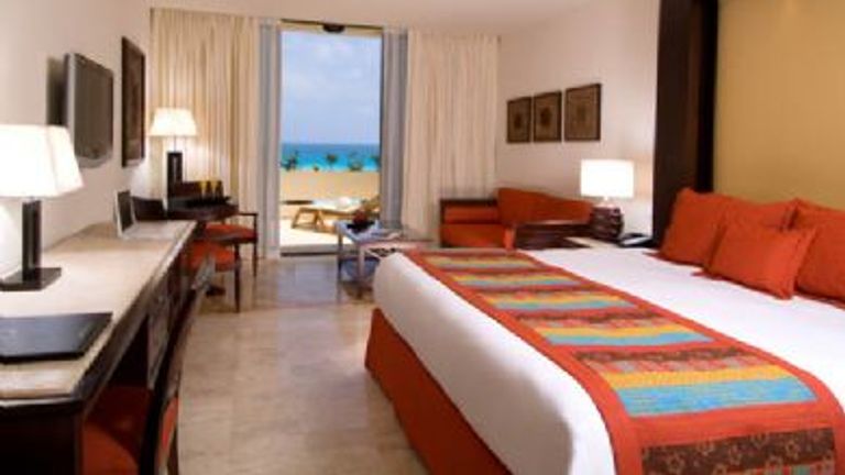 Royal Service Deluxe Room