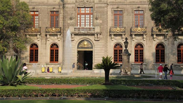 The Museo Nacional de Historia is housed in Chapultepec Castle, once used by Mexican Emperor Maximilian I and North America’s only royal castle. // © 2014 Mark Chesnut
