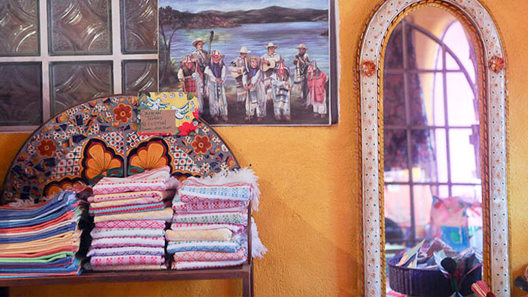 Gypsy Galeria is chock-full of souvenirs to pack in your carry-on, such as patterned blankets. // © 2015 SunshineStories.com