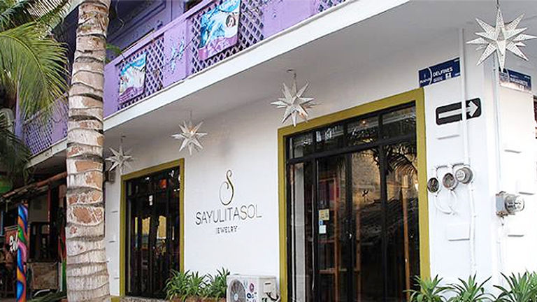 Sayulita Sol sells handmade jewelry, each designed by owner Kimberley Keehn or her team of local designers. // © 2015 Sayulita Sol Jewelry