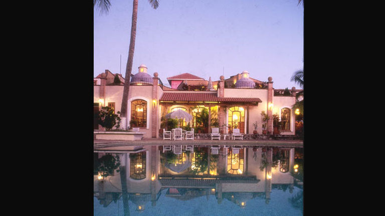 Hotel Garza Canele in San Blas caters to bird-watchers with pre-sunrise breakfasts and proximity to the park. // © 2015 Riviera Nayarit Convention and Visitors Bureau