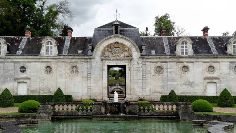 Tauck brings passengers to Chateau de Bizy, home of the last king of France. // © 2015 Sergey Prokopenko