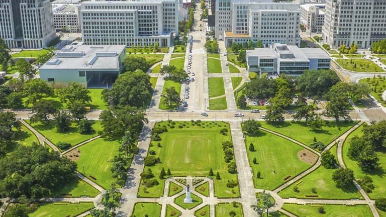 Baton Rouge, La., offers diverse architecture, outdoor markets and must-try regional cuisine. // © 2014 Thinkstock