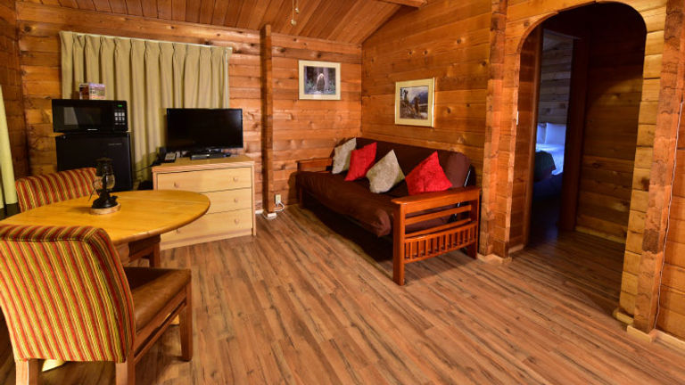 A Denali-based cabin // © 2018 Christopher Batin