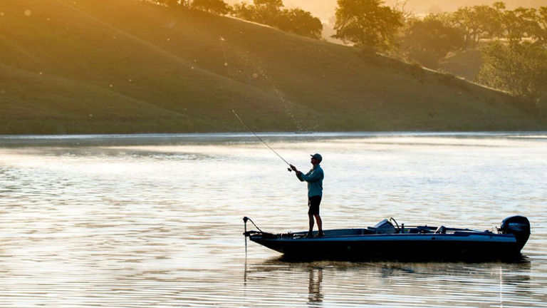 Fishing and kayaking are popular activities offered on Alisal’s 100-acre lake. // © 2018 Alisal Guest Ranch & Resort