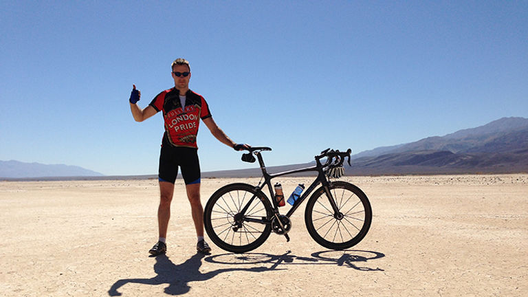 Death Valley_bikersaltflats