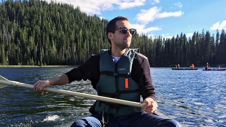 Guests paddle Hosmer Lake in Deschutes National Park, then sip on local beers. // © 2016 Valerie Chen