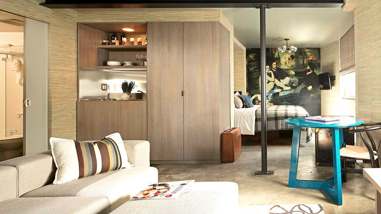 The spacious Farmer’s Suite provides a living area and kitchenette.