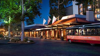 The Garland in North Hollywood, Calif., offers family-friendly accommodations and easy access to local hot spots. // © 2017 The Garland