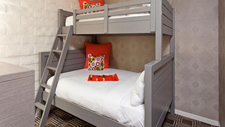 There are 257 rooms at the hotel, including some with bunk beds for families. // © 2017 The Garland