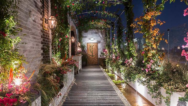 Get a bird’s-eye view of Los Angeles from the destination’s newest rooftop bars and restaurants, including the stunning Catch LA in West Hollywood. // © 2017 Catch LA