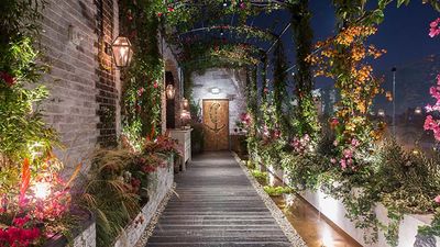 Get a bird’s-eye view of Los Angeles from the destination’s newest rooftop bars and restaurants, including the stunning Catch LA in West Hollywood. // © 2017 Catch LA