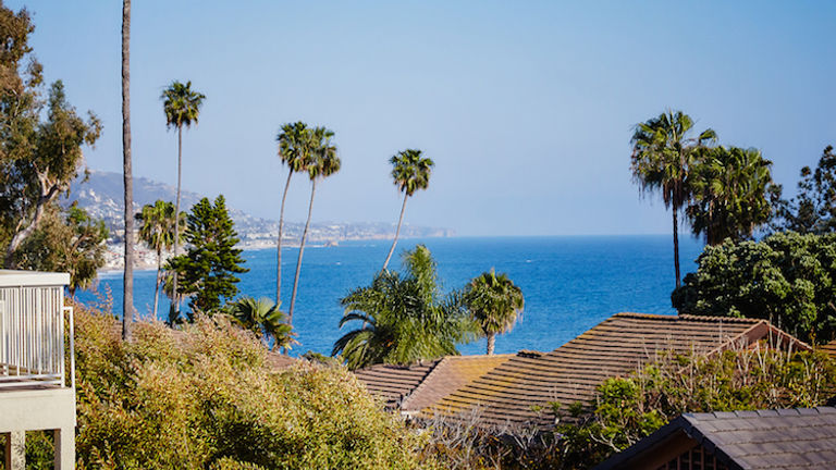 The hotel is an easy walk away from Laguna Beach’s iconic Main Beach. // © 2016 Laguna Beach House