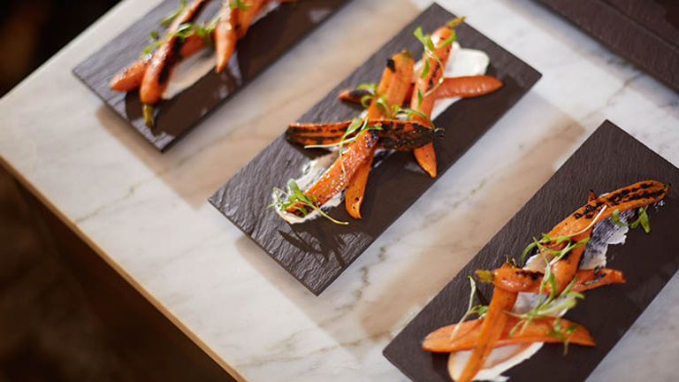 Enjoy seasonal cuisine with locally-sourced ingredients. // © 2017 Victor M. Samuel