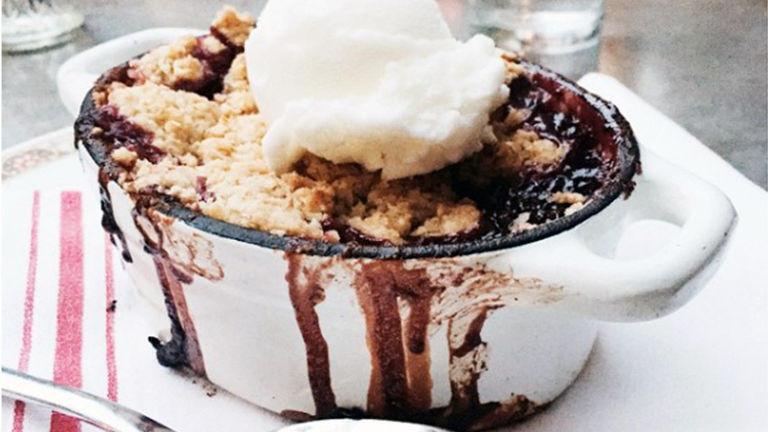 Diners love the New American fare at Flores + Sons, which includes a decadent berry crumble topped with ice cream for dessert. // © 2016 Valerie Chen