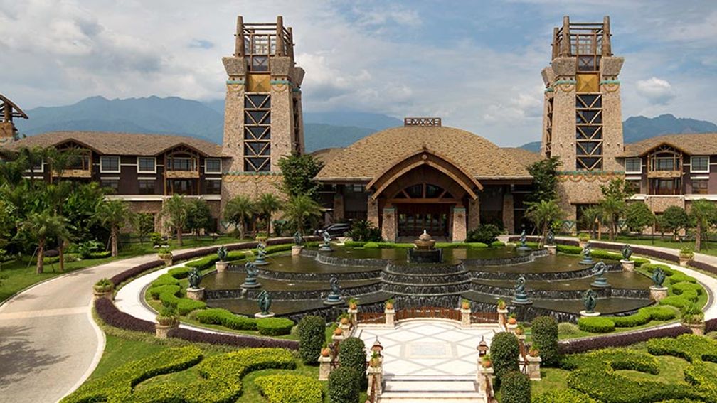 The exterior of Anantara Emei Resort & Spa // © 2016 Minor Hotel Group 2