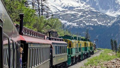 Feature image: A ride on Alaska’s White Pass and Yukon Route Railroad delivers stunning views. // © 2016 iStock