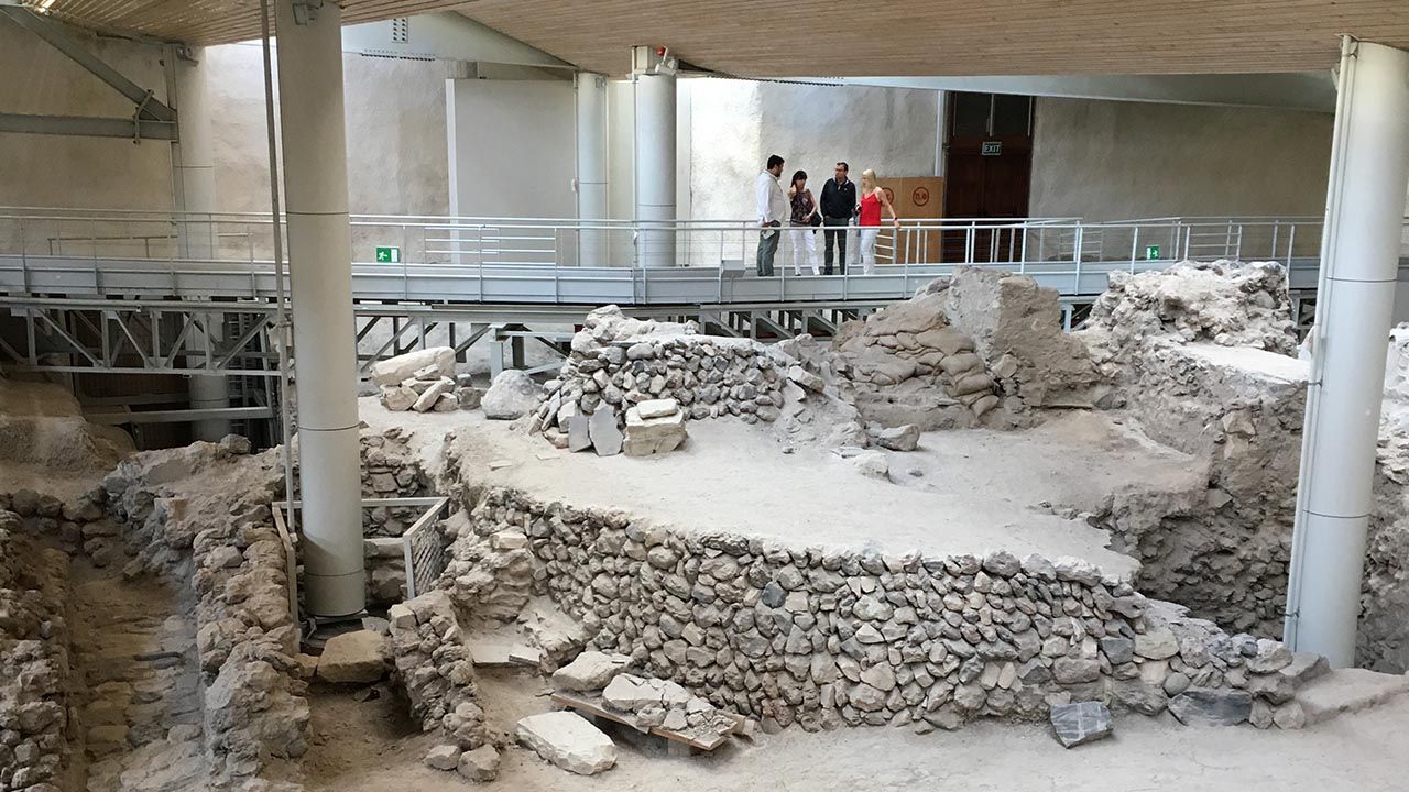 Unlike the site of Pompeii, no human remains were found in the ancient Greek city of Akrotiri.