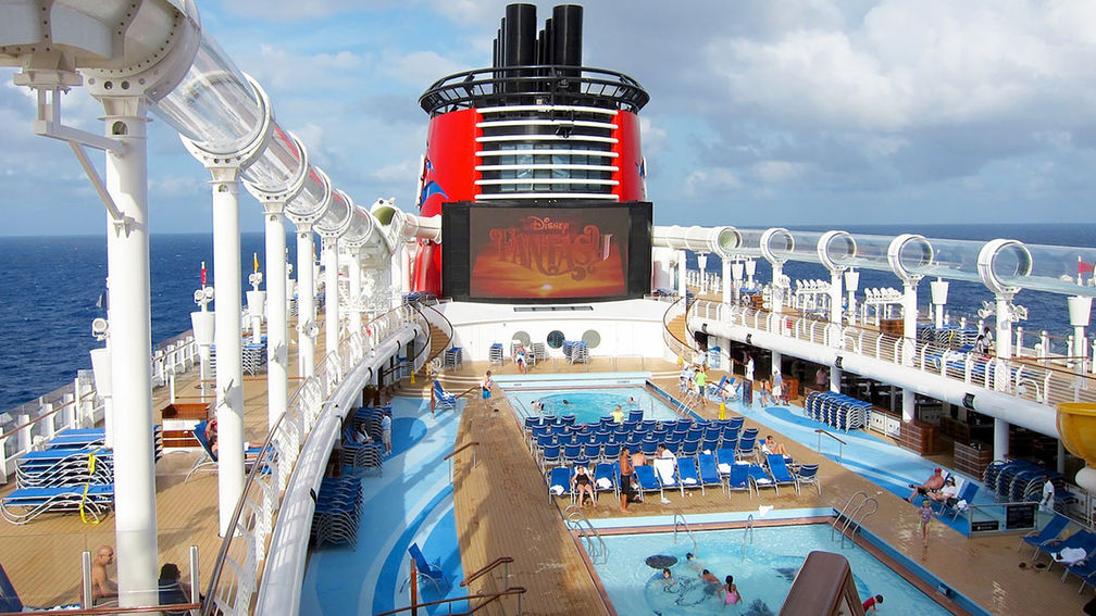 Top 6 Cruise Ship Attractions for Families