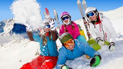 Travel agents can help plan a stress-free family vacation in the snow. // © 2015 Thinkstock 3