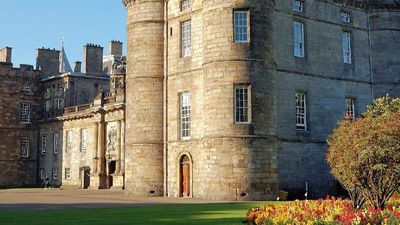 Holyrood Palace offers a special audio guide just for kids. // © 2015 iStock 2