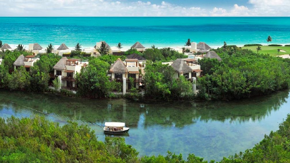 Rooms at Fairmont Mayakoba offer ocean or lagoon views. // © 2016 Fairmont Hotel and Resorts 2