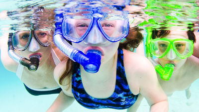 Celebrate summer by taking a family vacation. // © 2017 iStock