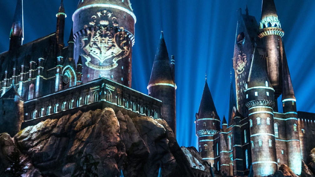 See the New Nighttime Lights at Hogwarts Castle