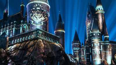 See the New Nighttime Lights at Hogwarts Castle