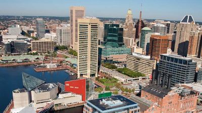 Baltimore’s Inner Harbor is home to many family-friendly attractions. // © 2017 Visit Baltimore