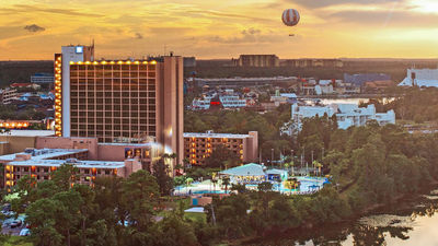 Book Disney Springs hotels and get extended hours at Disney theme parks. // © 2018 Wyndham Lake Buena Vista Resort