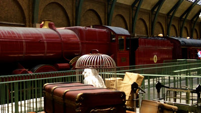 The Hogwarts Express provides transport between the two theme parks, Diagon Alley and Hogwarts. // © 2014 Samantha Davis-Friedman