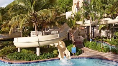Other El Conquistador Resort amenities include numerous on-site boutiques and a private island accessible by catamaran. // © 2014 El Conquistador Resort