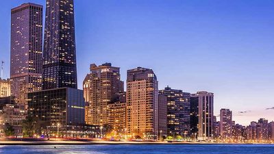 Kids will love taking in views of the Chicago skyline. // © 2013 Thinkstock 3