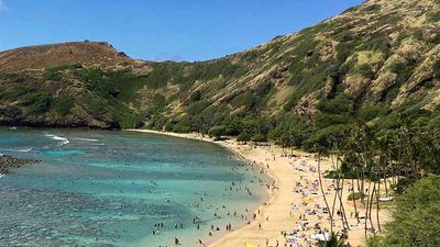 Oahu’s Hanauma Bay Nature Preserve is a family favorite for marine activities. // © 2017 Samantha Davis-Friedman