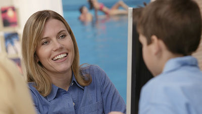 Travel agents can help families who are overwhelmed by family vacation planning. // 2014 © Thinkstock