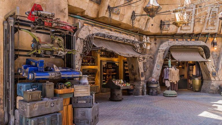 The marketplace of Black Spire Outpost contains a variety of merchant shops and stalls.