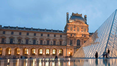 An after-hours visit to the Louvre is a special excursion on select France trips. // © 2016 iStock