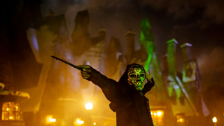 In Orlando, a preshow brings Death Eaters into Hogsmeade.