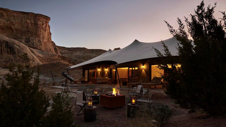 Guests at Camp Sarika have access to the main property in addition to their own common spaces, including a pool, a restaurant, a lounge and spa suites.