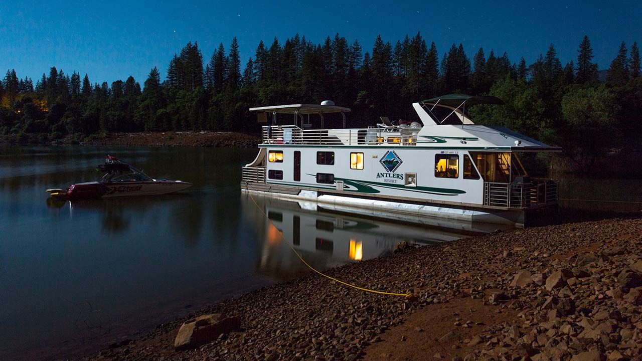 BTDT_HouseboatLakeShasta