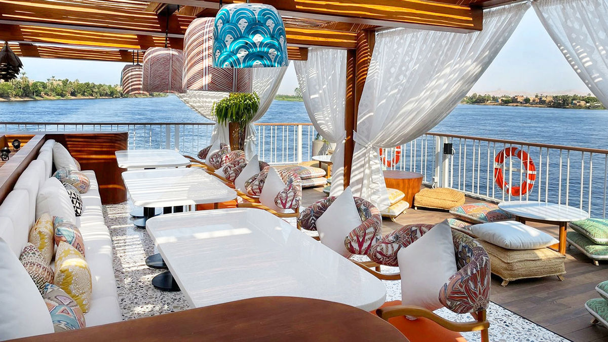 nile cruise ship dining room
