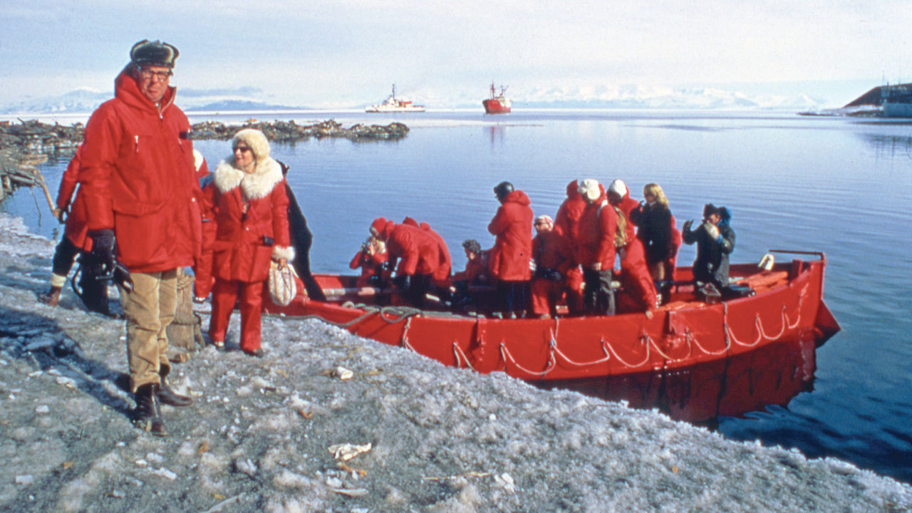 lindblad_antarctica_HERO.jpg?