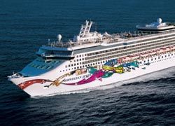 Norwegian Jewel // © 2011 Norwegian Cruise Line