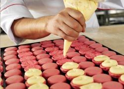 Families can take a hands-on class in macaroon making. // © 2012 Thinkstock